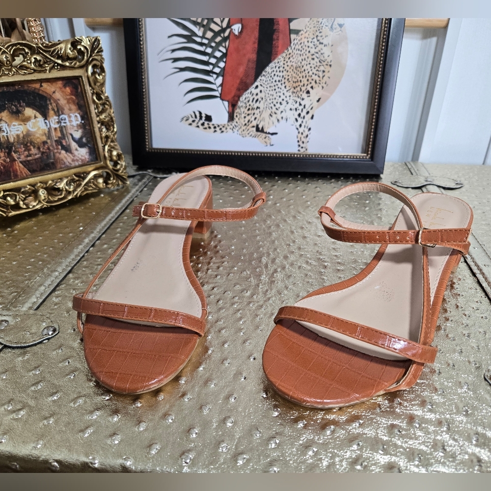 HEELED SANDALS IN PUMPKIN ORANGE 🧡